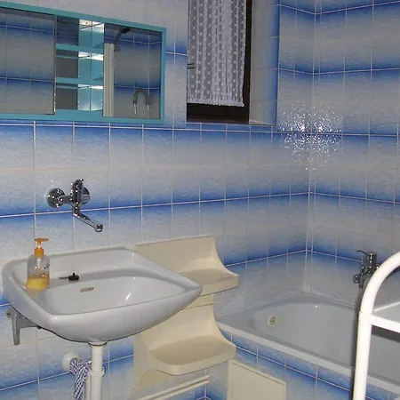 Ivana בית הארחה 3*